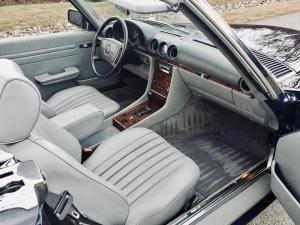 Mercedes-Benz 560 SL 1986 года  (NA)